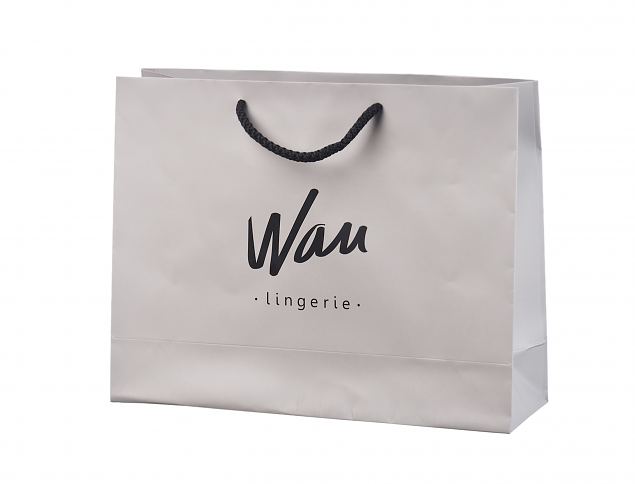 Elegantti ja korkealaatuinen luksuskassi. Kuljetus Suomeen ilman lis�maksua. Saatavana useissa eri