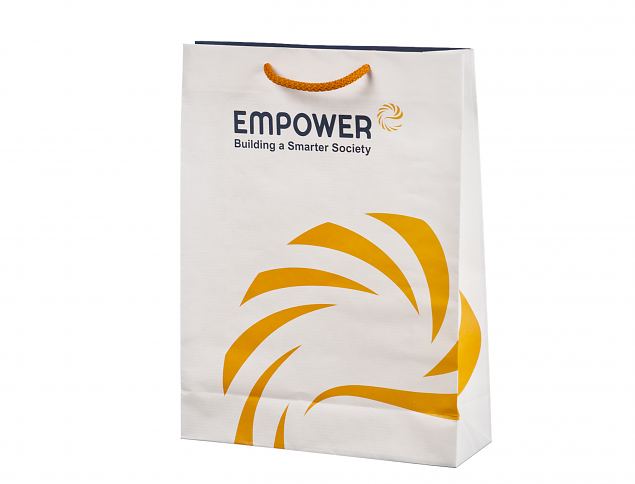 Luksuskassi yrityksen logolla. Minimitilausm��r� omalla painatuksella on 50 kappaletta. Saatavana 