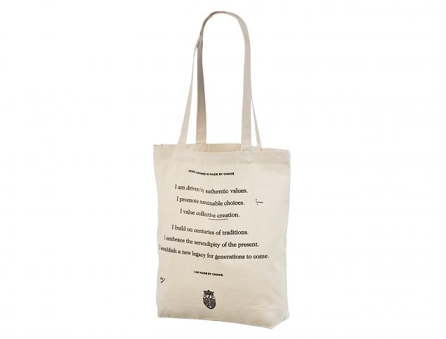 Well-designed, high-quality natural color tote bags. Minimum order with personal logo is 50 pcs. 